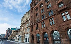 Modern City Living Studios At Riverside In The Heart Of Glasgow
